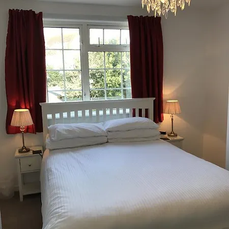 Chellowdene 4*