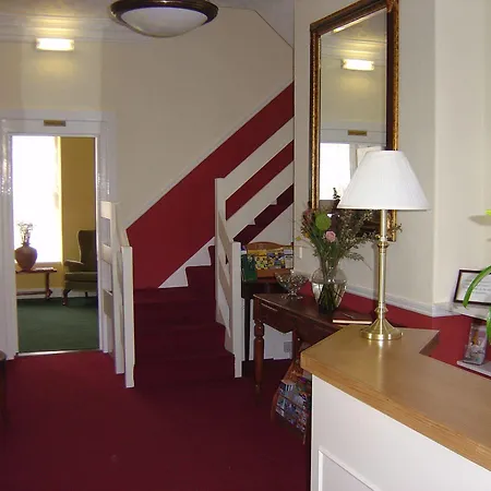 Chellowdene 4*