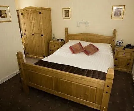 Chellowdene 4*